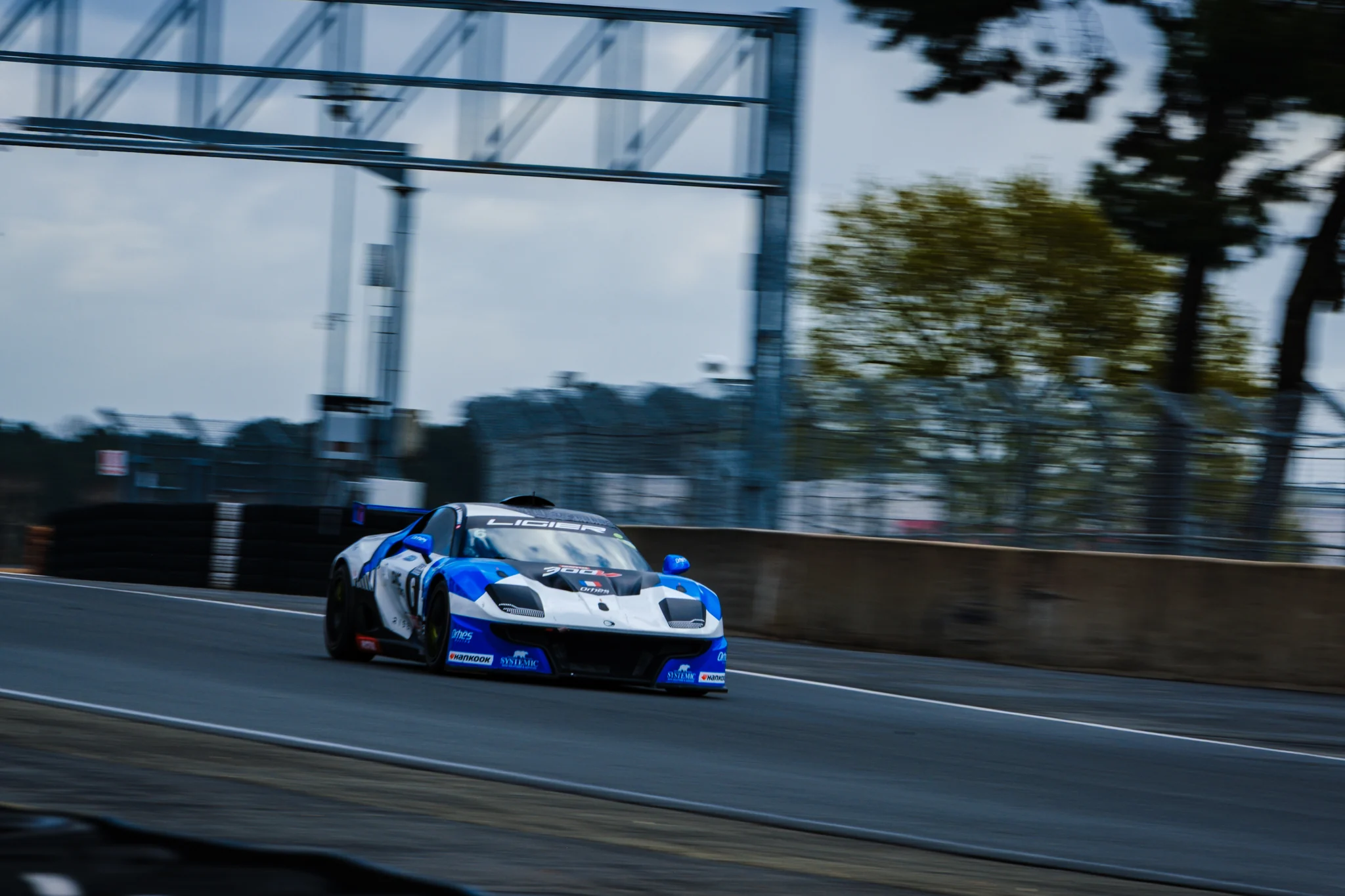 La Ligier JS2 R numéro 6 d’ORHES–DRIVEXCHANGE en piste au Mans